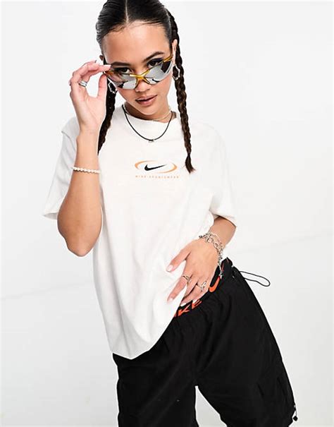 nike boyfriend t shirt weiß|NIKE Boyfriend T.